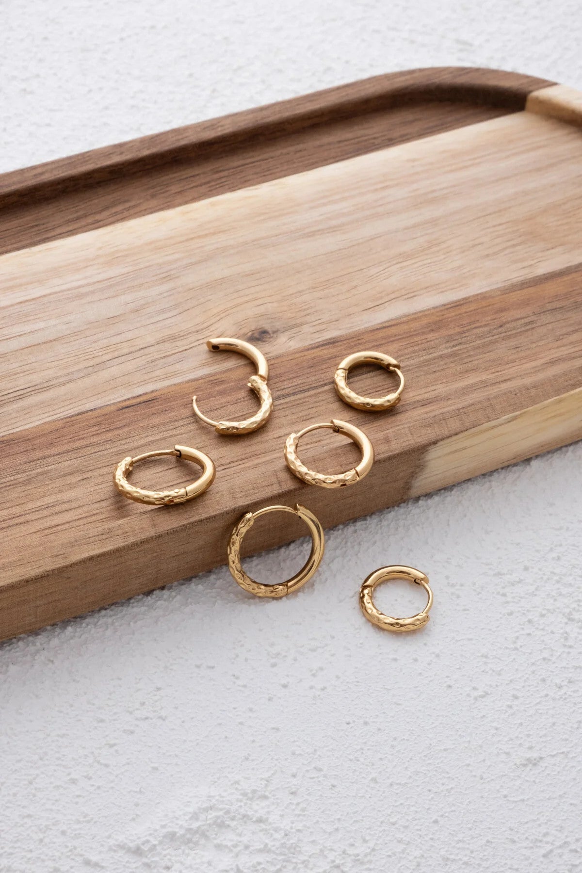 Çelik Boru Halka Küpe Kabartmalı Doku 3'lü Set Kararmaz 3 Farklı Boy 1.8cm / 1.6cm / 1.4cm