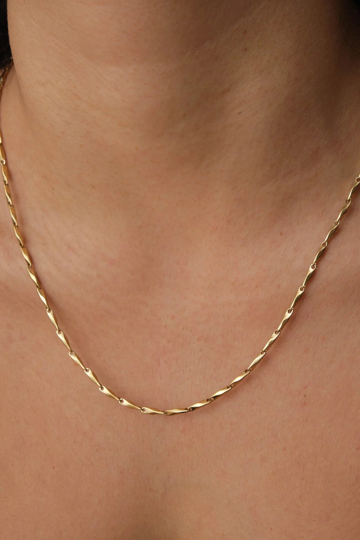 Çelik İnce Küp Üçgen Zincir Kolye Minimal 2mm Unisex Kararmaz Günlük Kullanıma Uygun