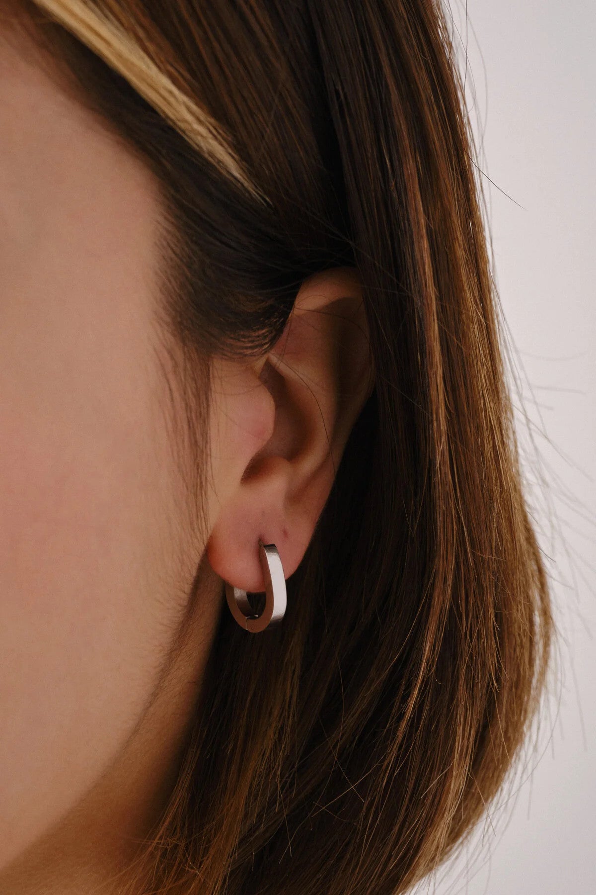 Çelik Oval Bombeli Halka Küpe Kararmaz Plaka 2cm Günlük Kullanıma Uygun