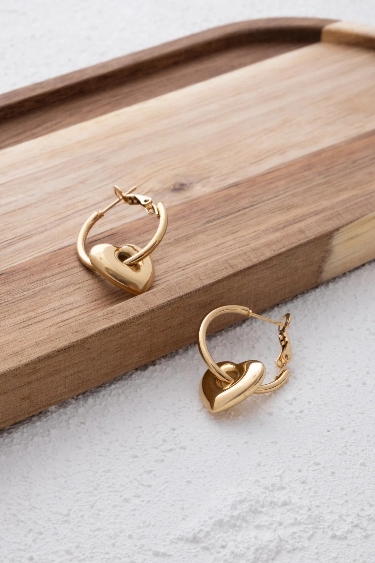 Çelik Kalpli Halka Küpe Boru Halka İçine Geçmeli Kalpli Sallantılı Küpe Kararmaz 3cm