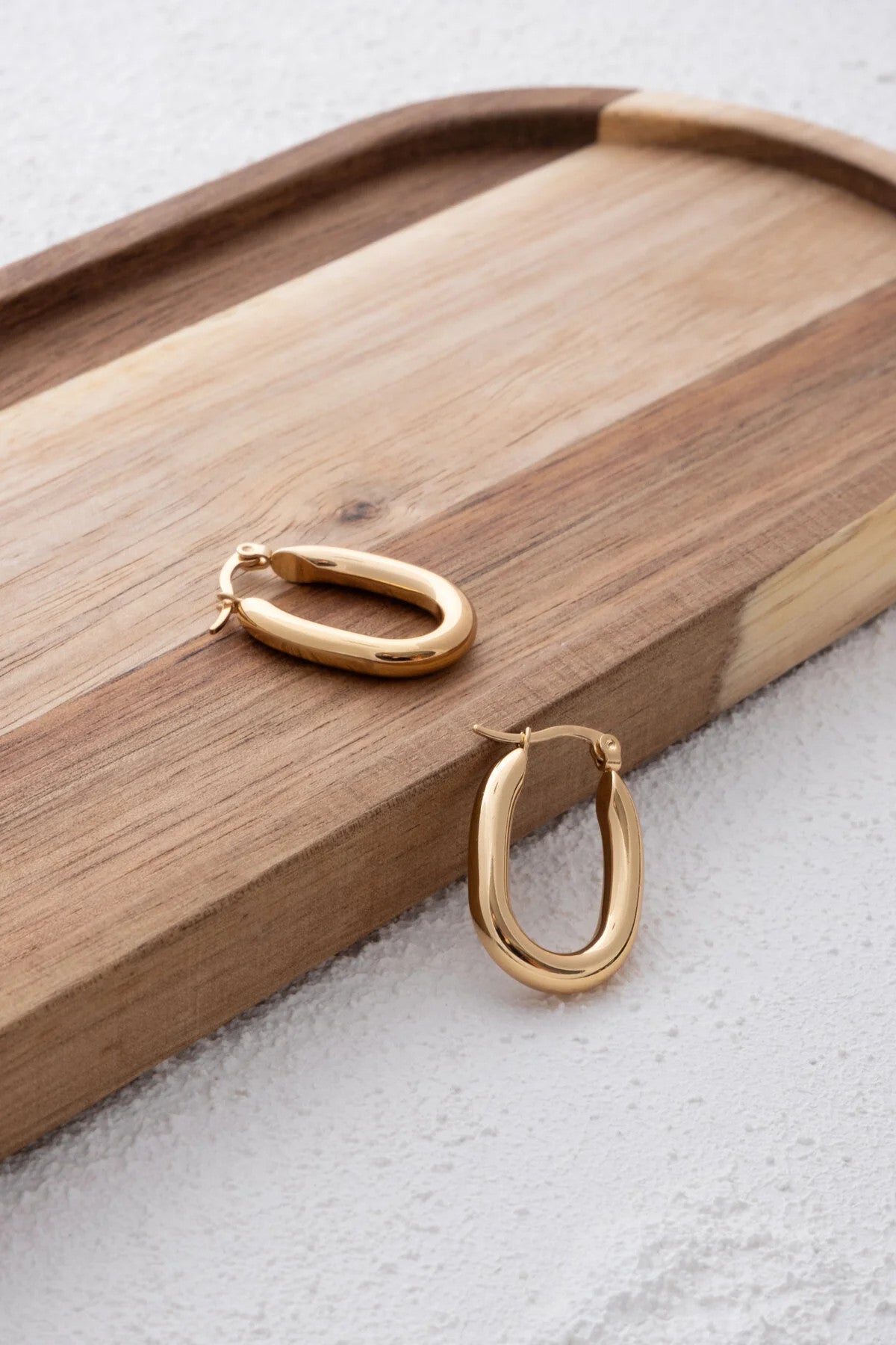 Çelik Oval Halka Küpe Bombeli U Şeklinde Kararmaz 3.7cm