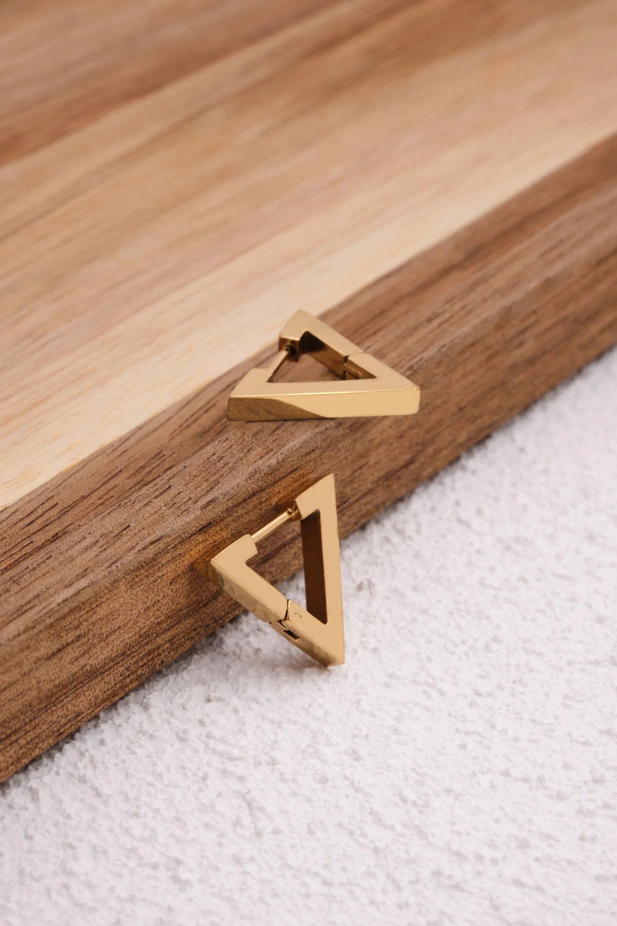 Çelik Üçgen Küpe Kararmaz 2cm Günlük Kullanıma Uygun Plaka