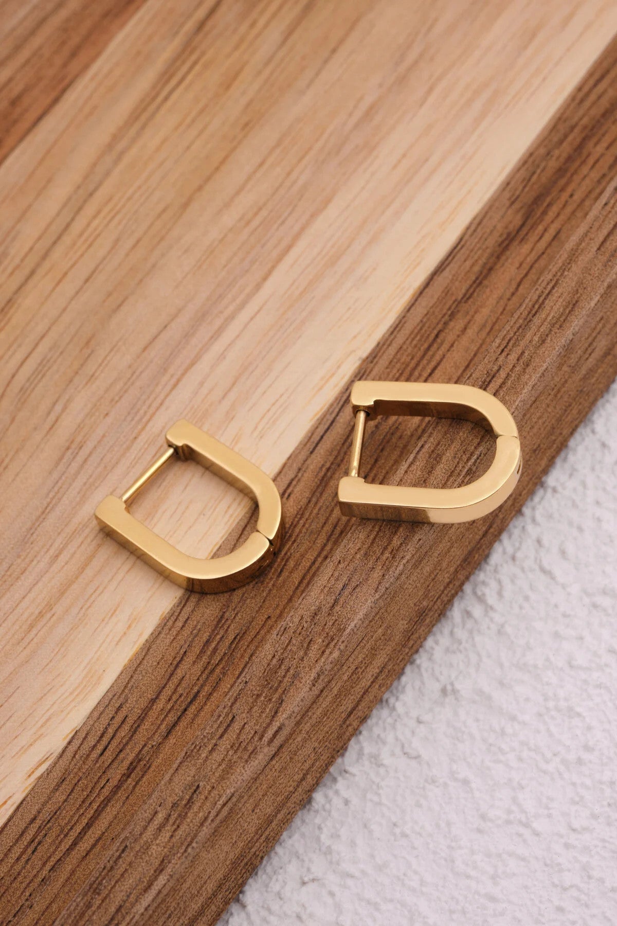 Çelik U Model Küpe Kararmaz 1.6cm Günlük Kullanıma Uygun Plaka Küpe