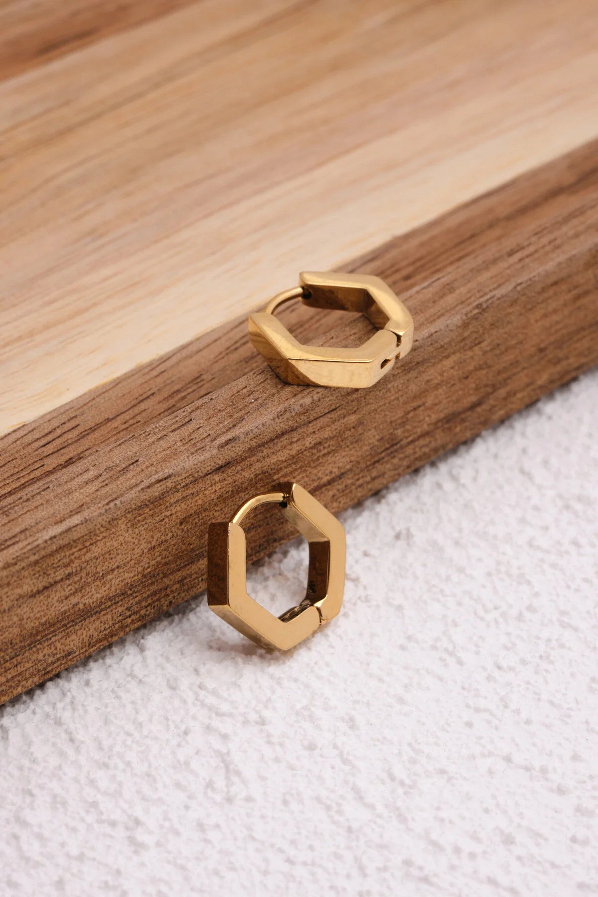 Çelik Altıgen Küpe Kararmaz 1.5cm Çap Günlük Kullanıma Uygun Plaka Küpe