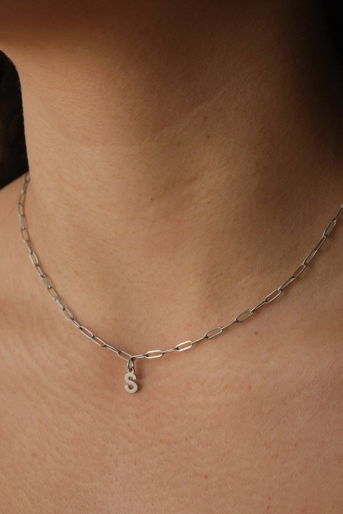 Çelik Harfli Ataç Zincir Kolye Kararmaz 2mm Minimal Günlük Kullanıma Uygun