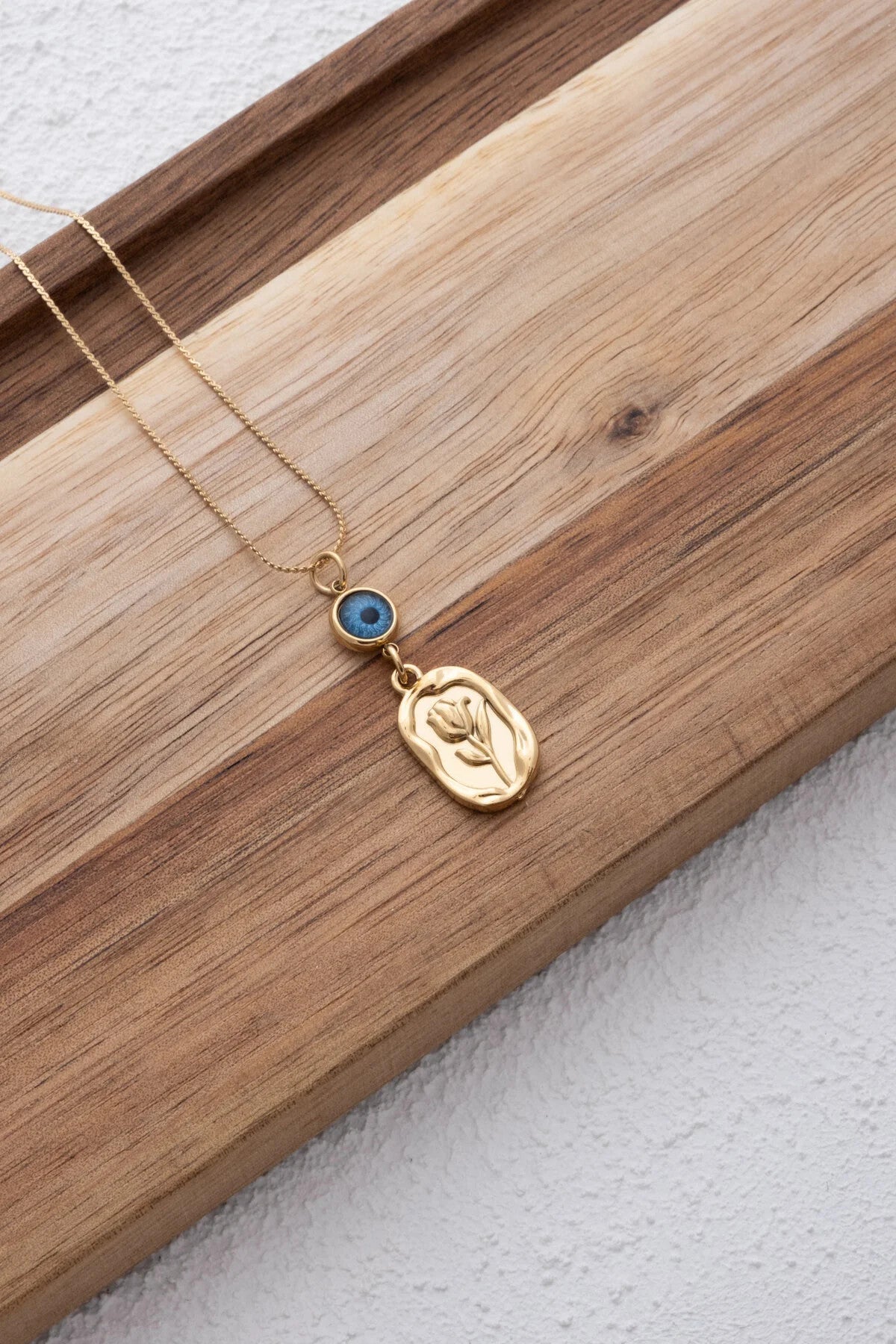 Çelik Gül Figürlü Nazar Boncuklu Kolye Kararmaz Altın Plakaya Damgalı