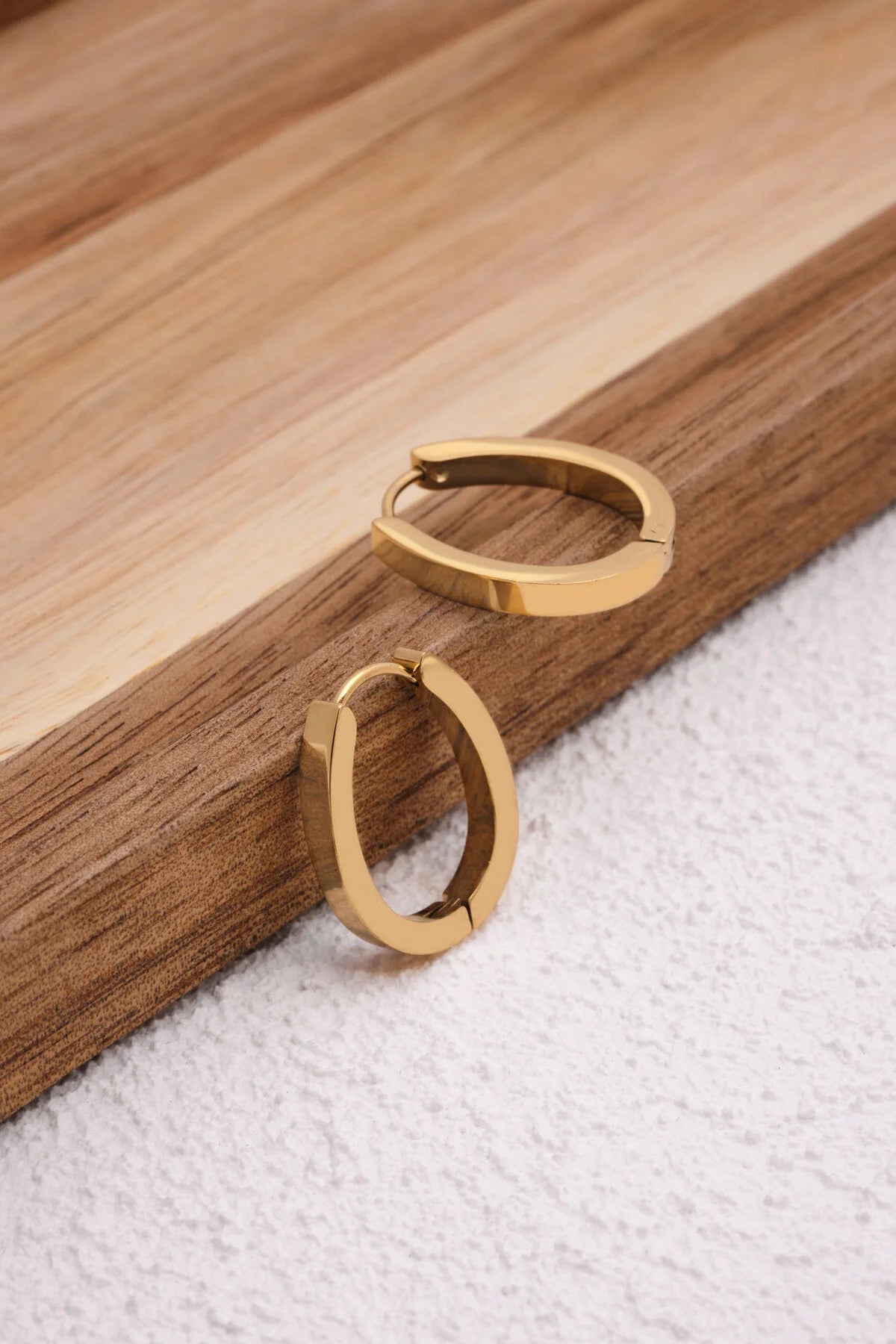 Çelik Oval Bombeli Halka Küpe Kararmaz Plaka 2.5cm Günlük Kullanıma Uygun