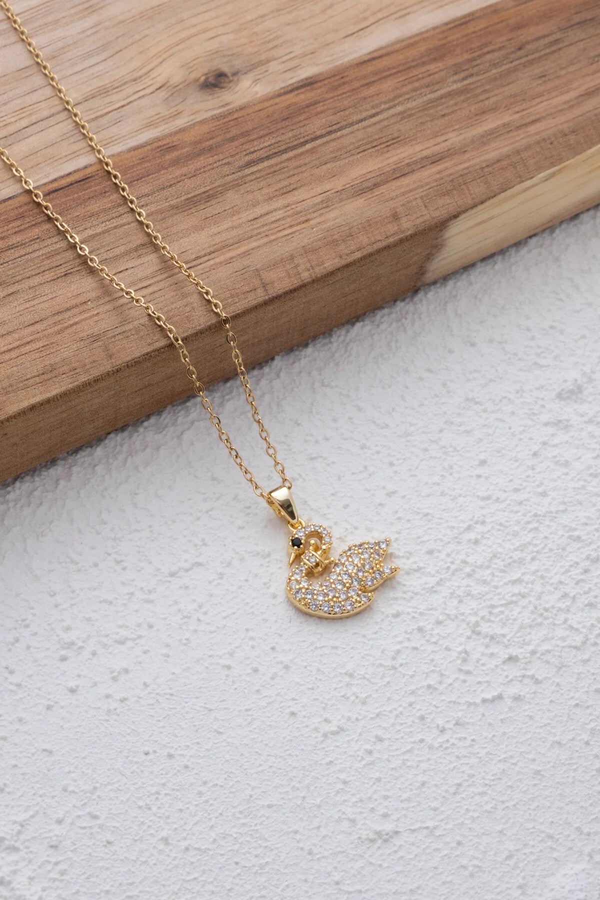 Çelik Kuğulu Kolye Beyaz Zirkon Taşlı Kararmaz