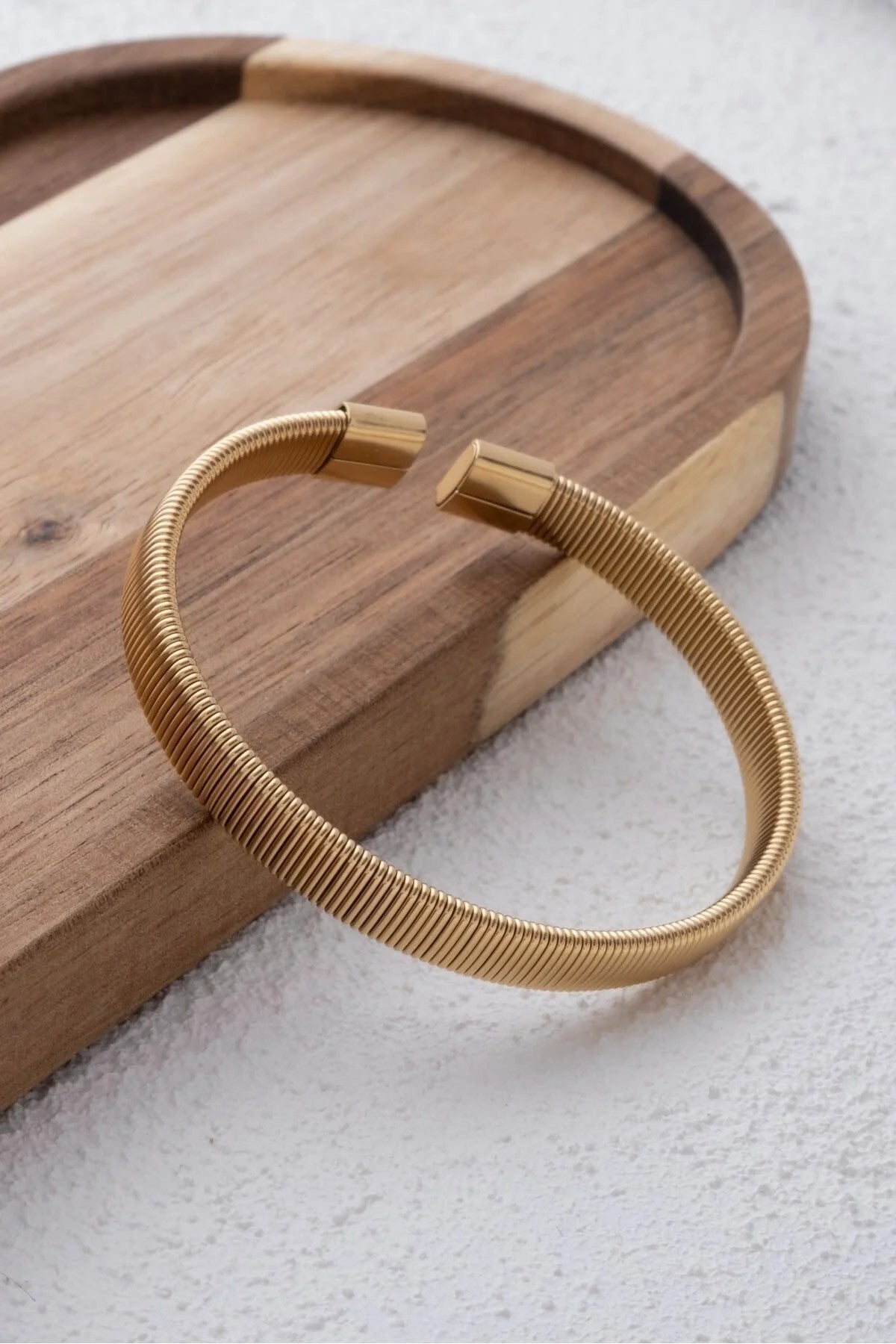 Çelik Kalın Tırtıklı Bileklik Kelepçe Unisex Kararmaz Plaka Altın Çap 6cm