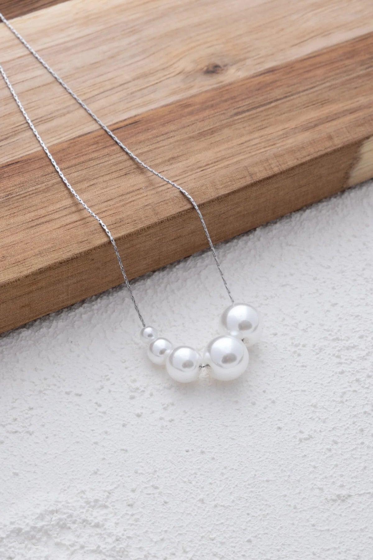 Çelik İncili Kolye Sıralı 5 Farklı Büyüklükte İnci Kararmaz