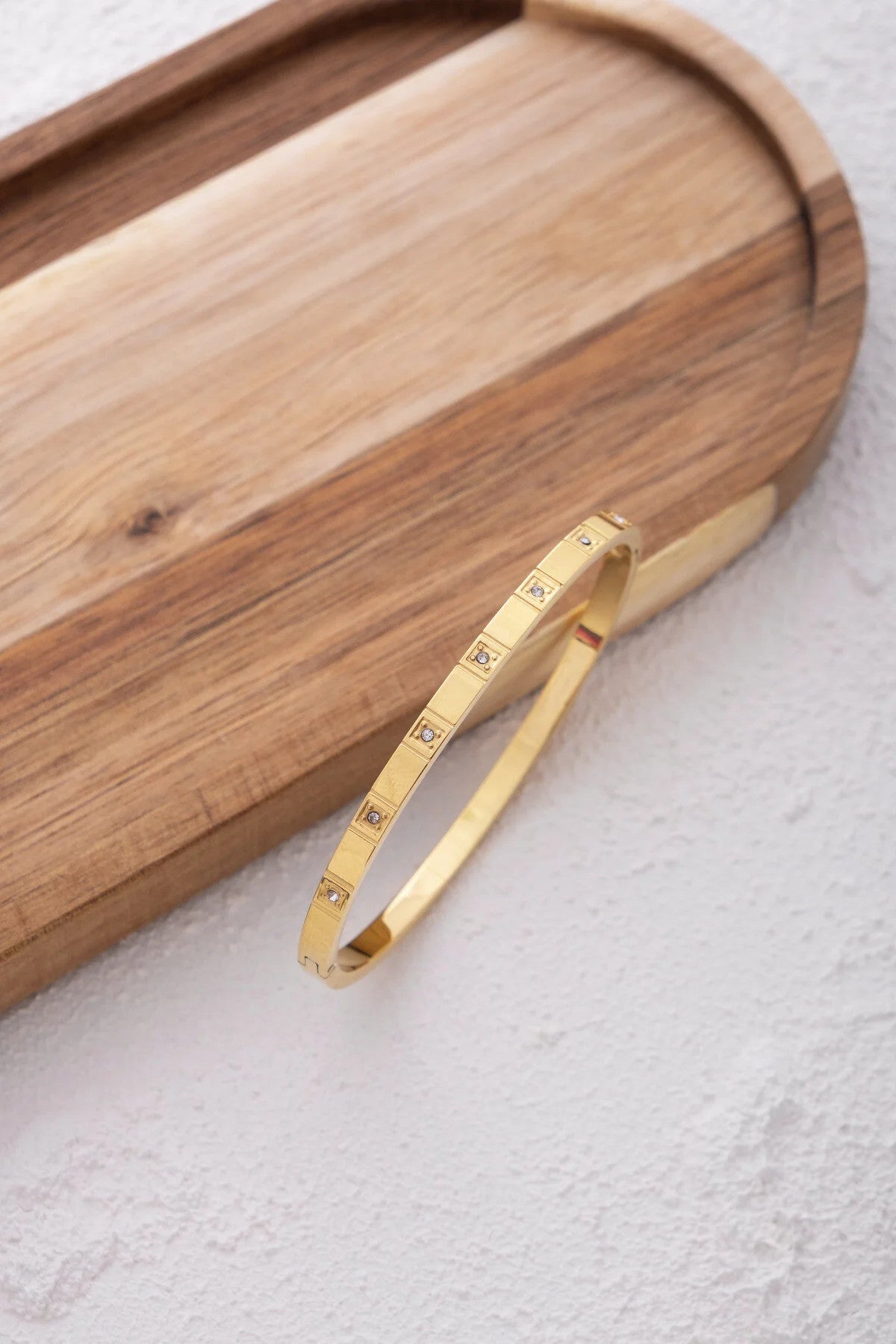 Çelik Taşlı İnce Kelepçe Bileklik Kararmaz