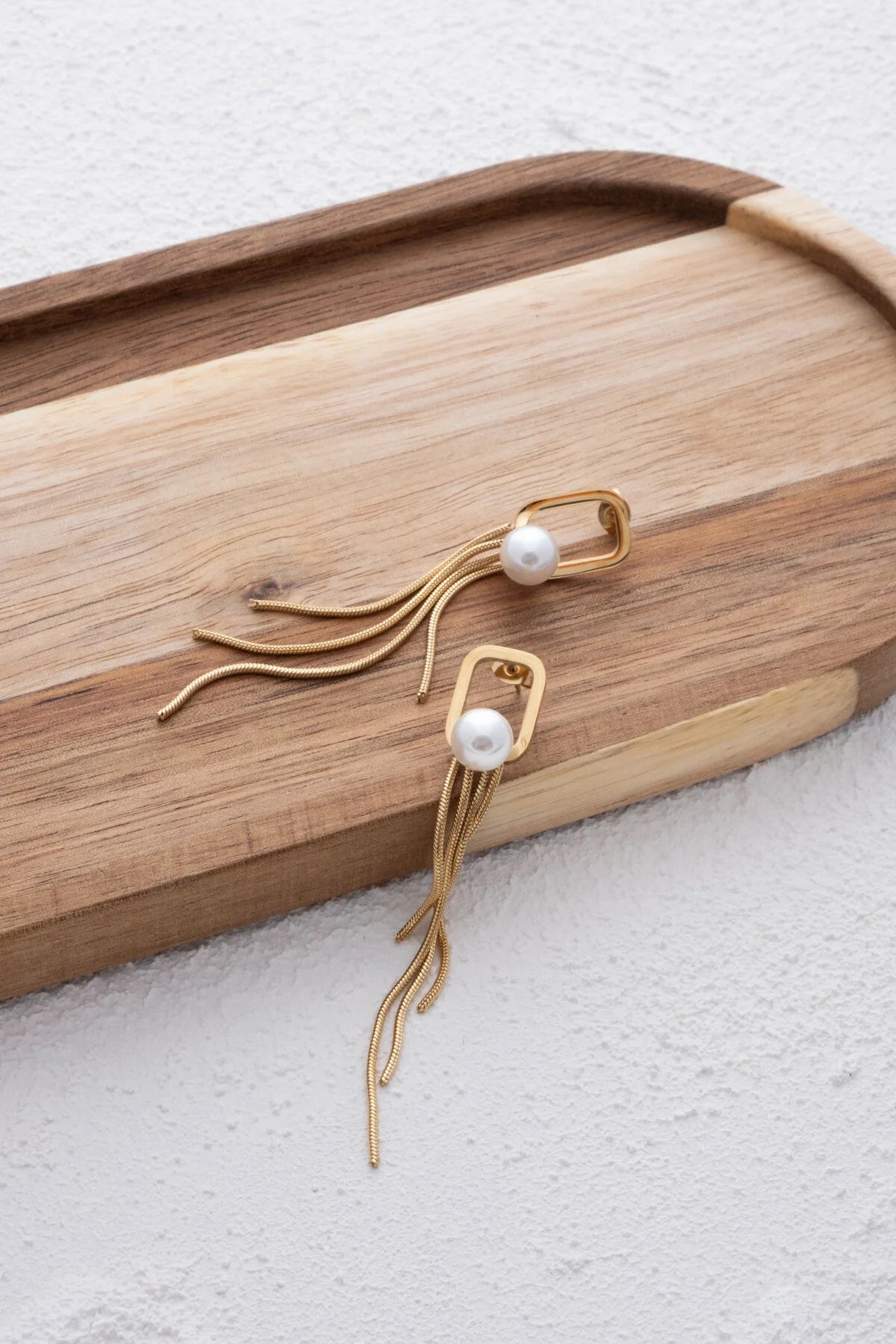 Çelik Sallantılı İnci Küpe Kararmaz Beyaz İnci Kare Plaka Üzerinde Balık Sırtı Zincir 7 cm