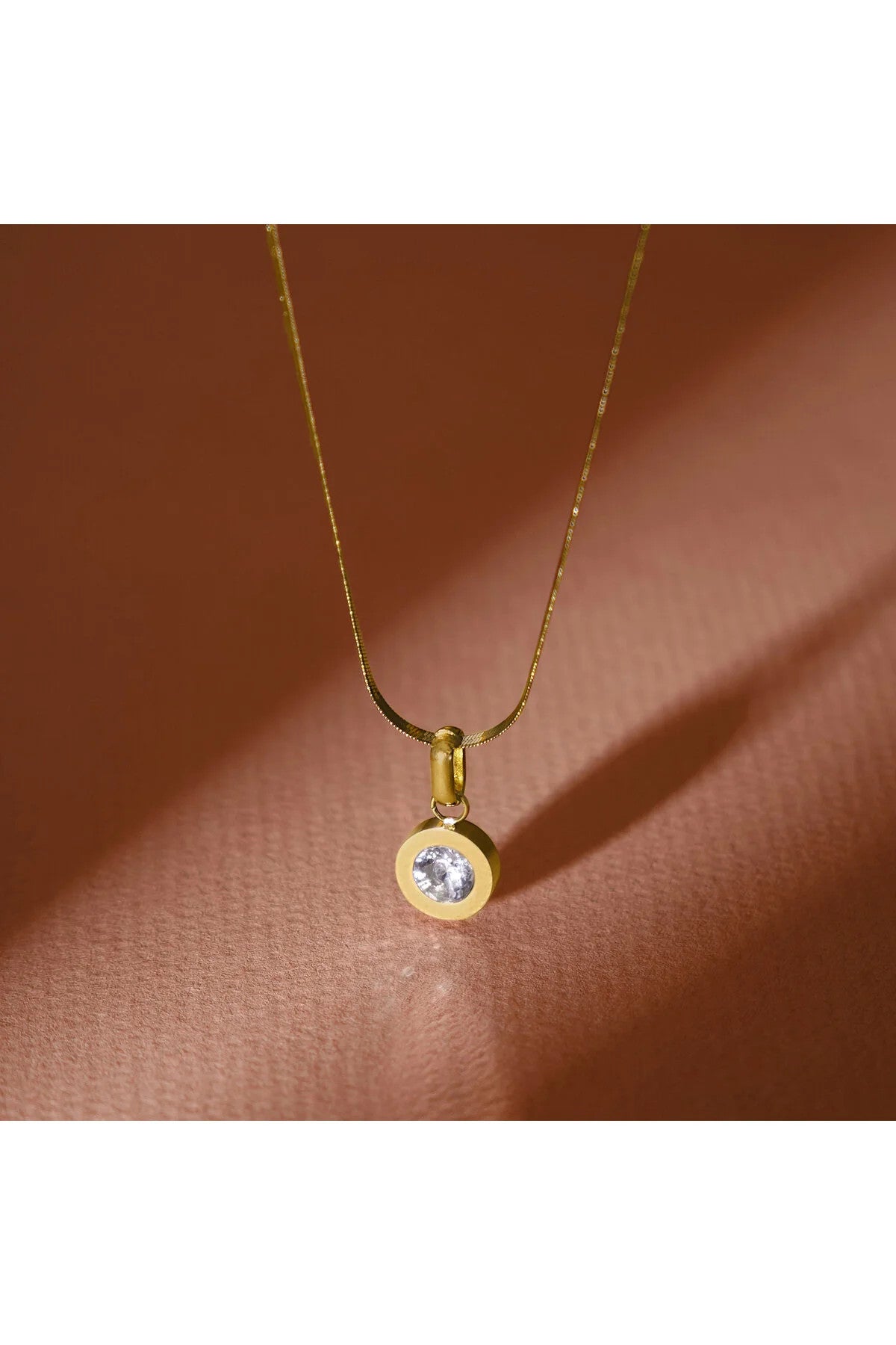 Çelik Taşlı Oval Kolye Kararmaz Minimalist