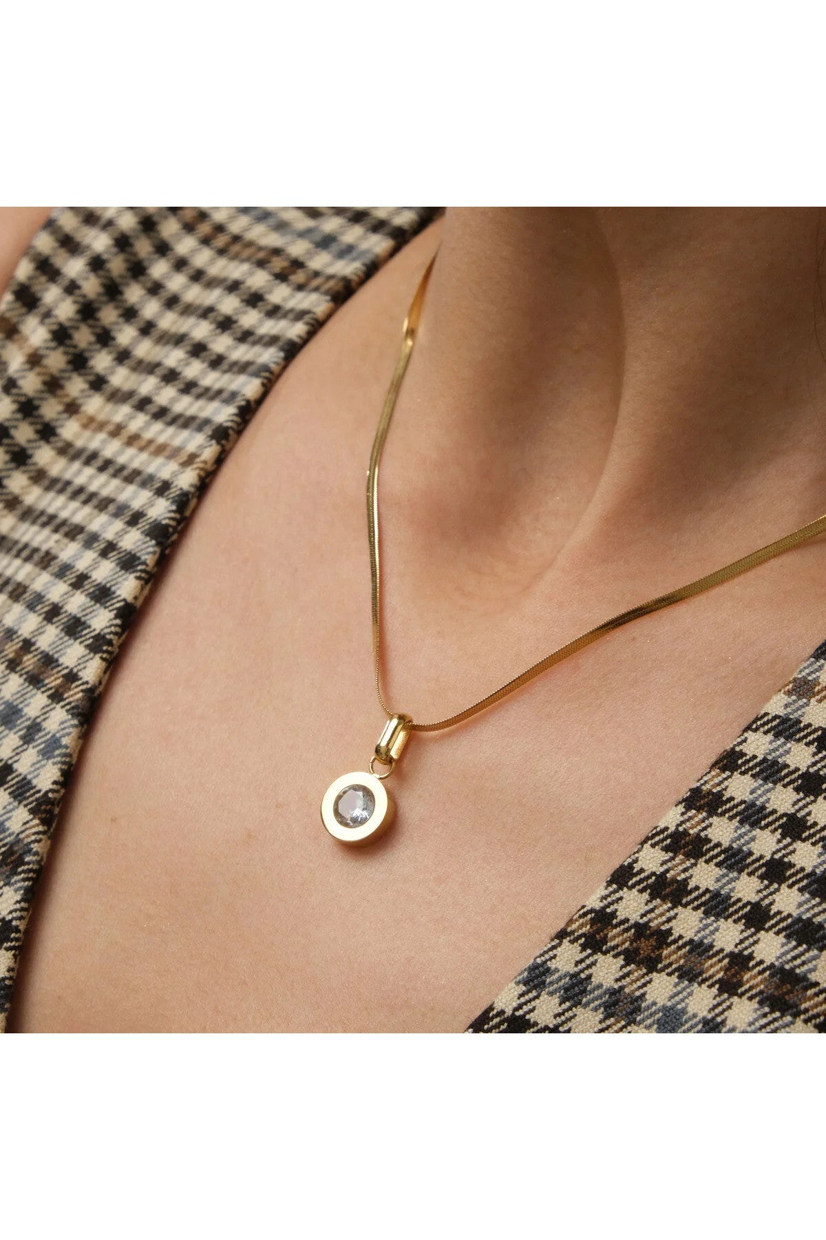 Çelik Taşlı Oval Kolye Kararmaz Minimalist