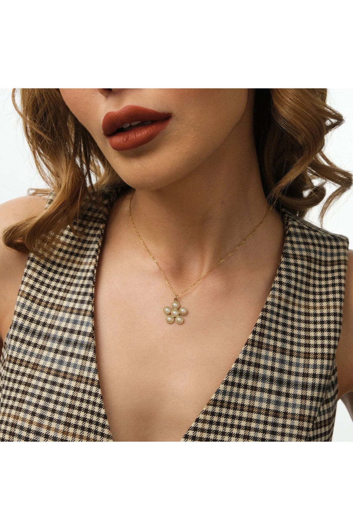 Çelik İnci Taşlı Yonca Kolye Kararmaz