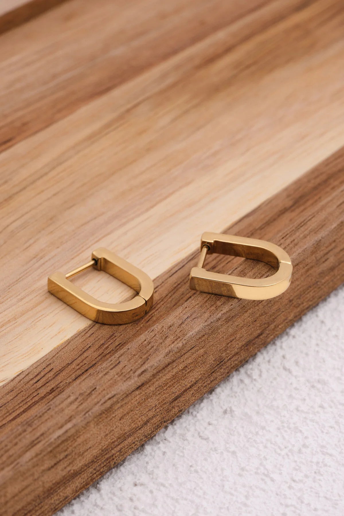 Çelik U Model Küpe Kararmaz 1.6cm Günlük Kullanıma Uygun Plaka Küpe