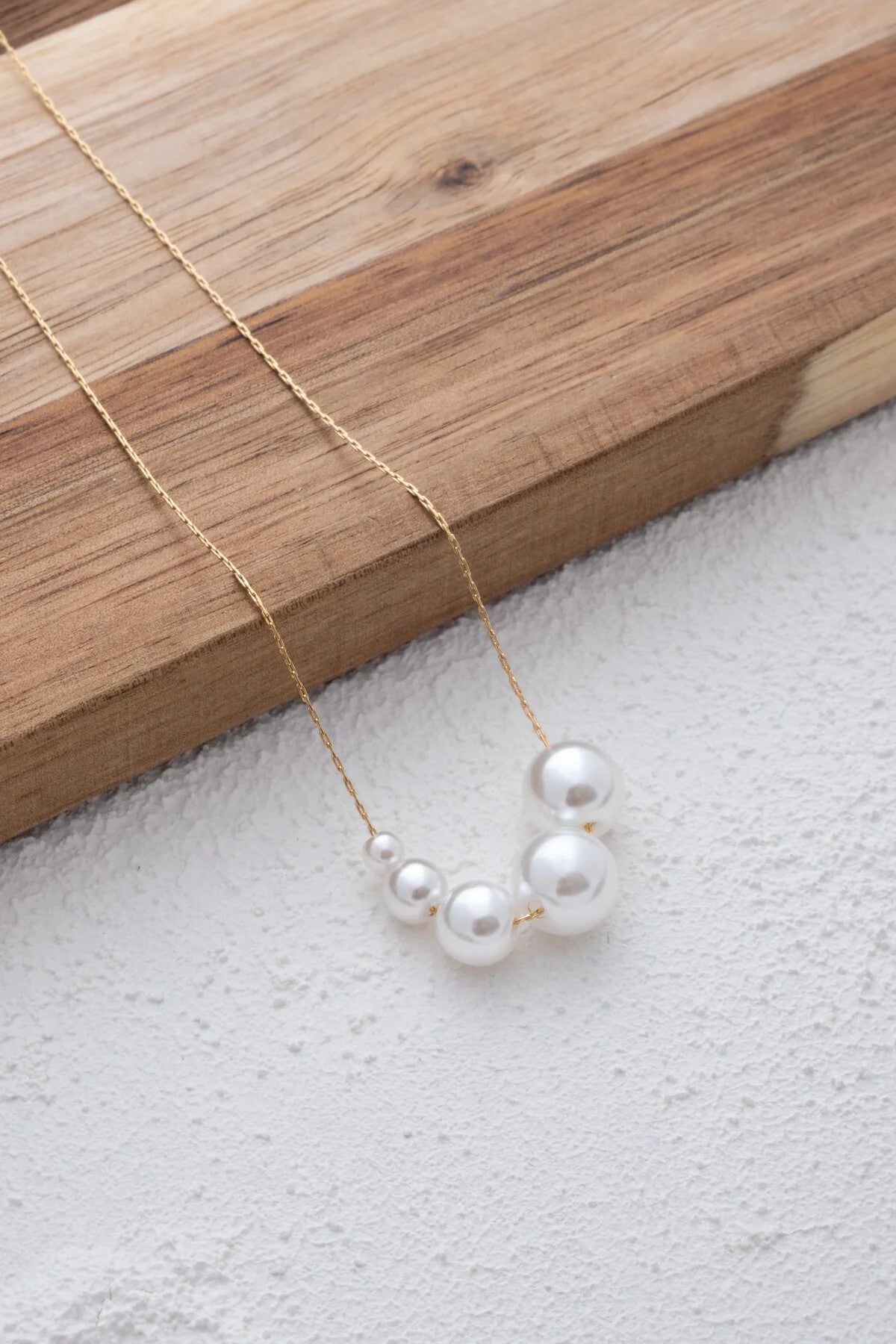 Çelik İncili Kolye Sıralı 5 Farklı Büyüklükte İnci Kararmaz