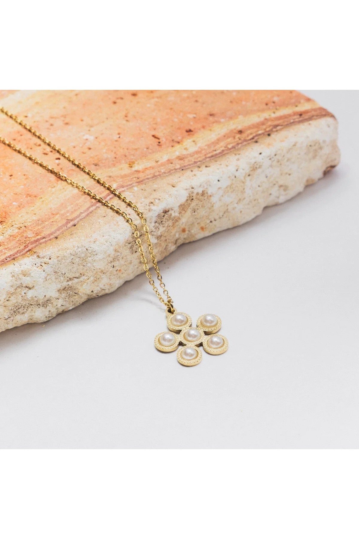 Çelik İnci Taşlı Yonca Kolye Kararmaz