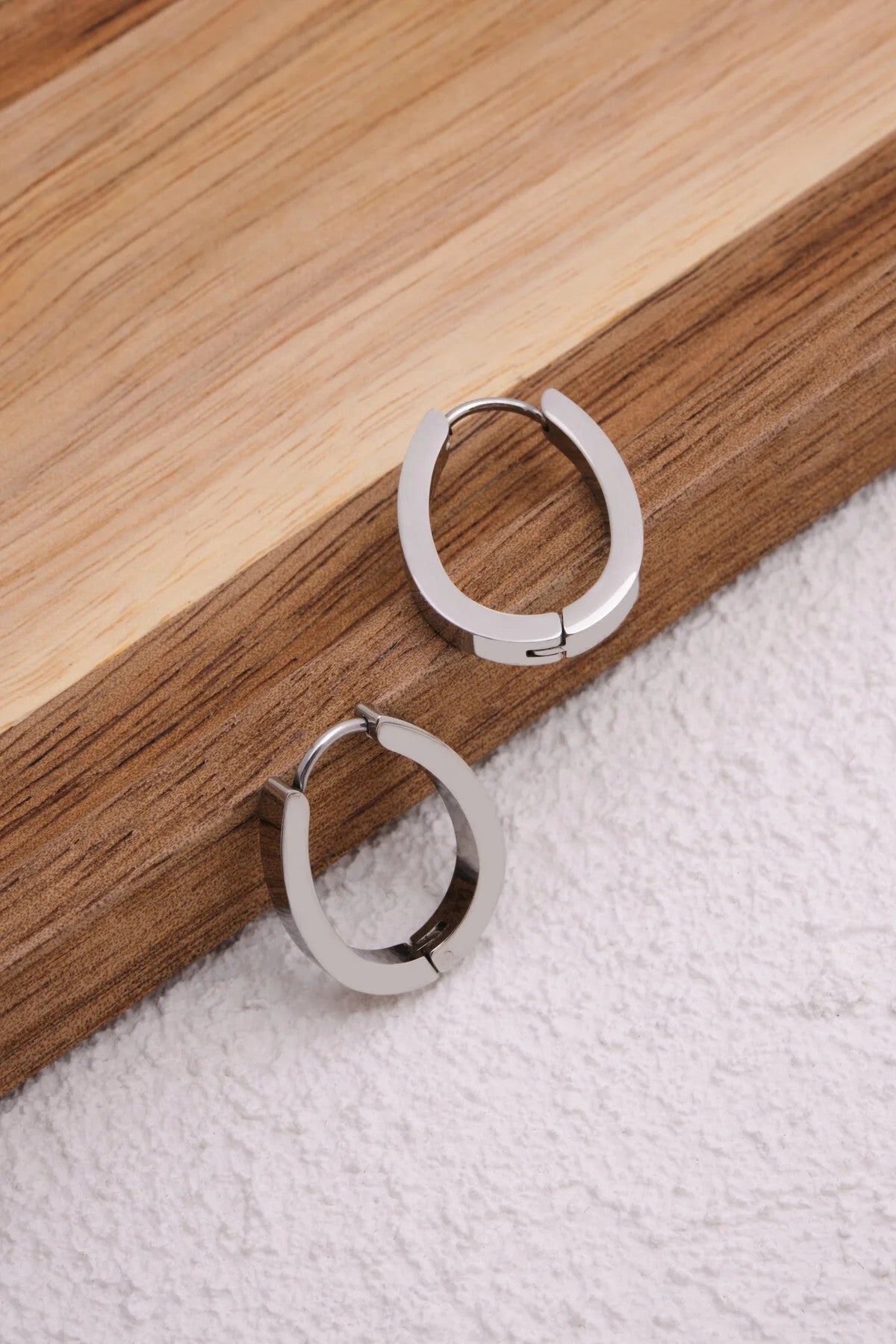 Çelik Oval Bombeli Halka Küpe Kararmaz Plaka 2.5cm Günlük Kullanıma Uygun