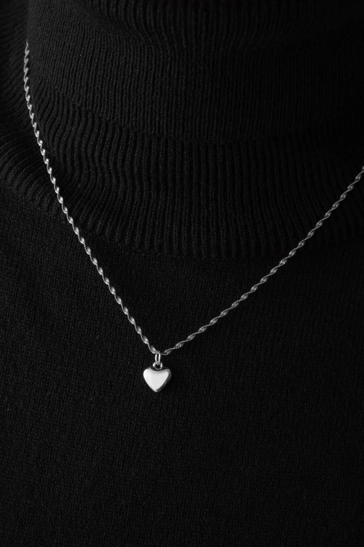 Çelik Kalp Kolye Oval Kenarlı İnce Burgu Singapur Zincirli Kararmaz 45cm