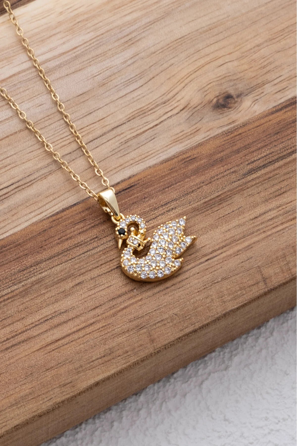 Çelik Kuğulu Kolye Beyaz Zirkon Taşlı Kararmaz