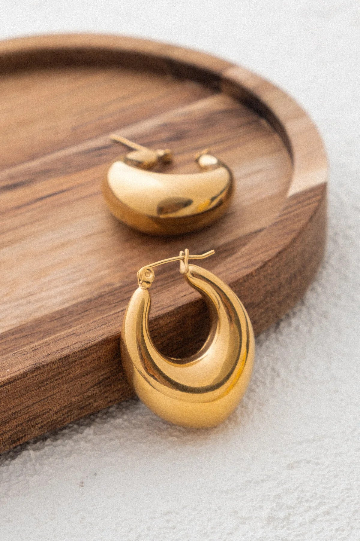 Çelik Bombeli Oval Küpe Kararmaz Altın Kaplama Halka Gold Küpe