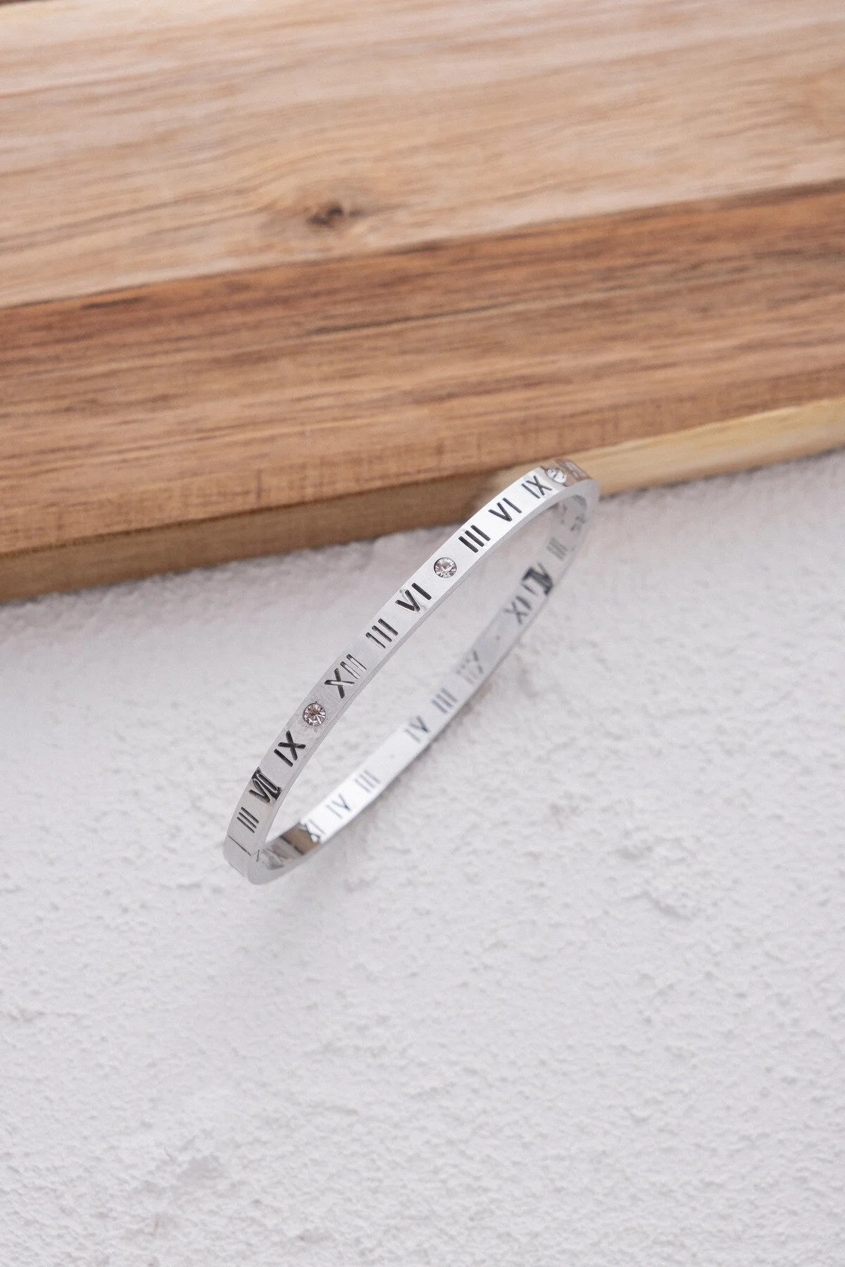 Çelik Roma Rakamlı ve Taşlı İnce Kelepçe Bileklik Gümüş 18cm