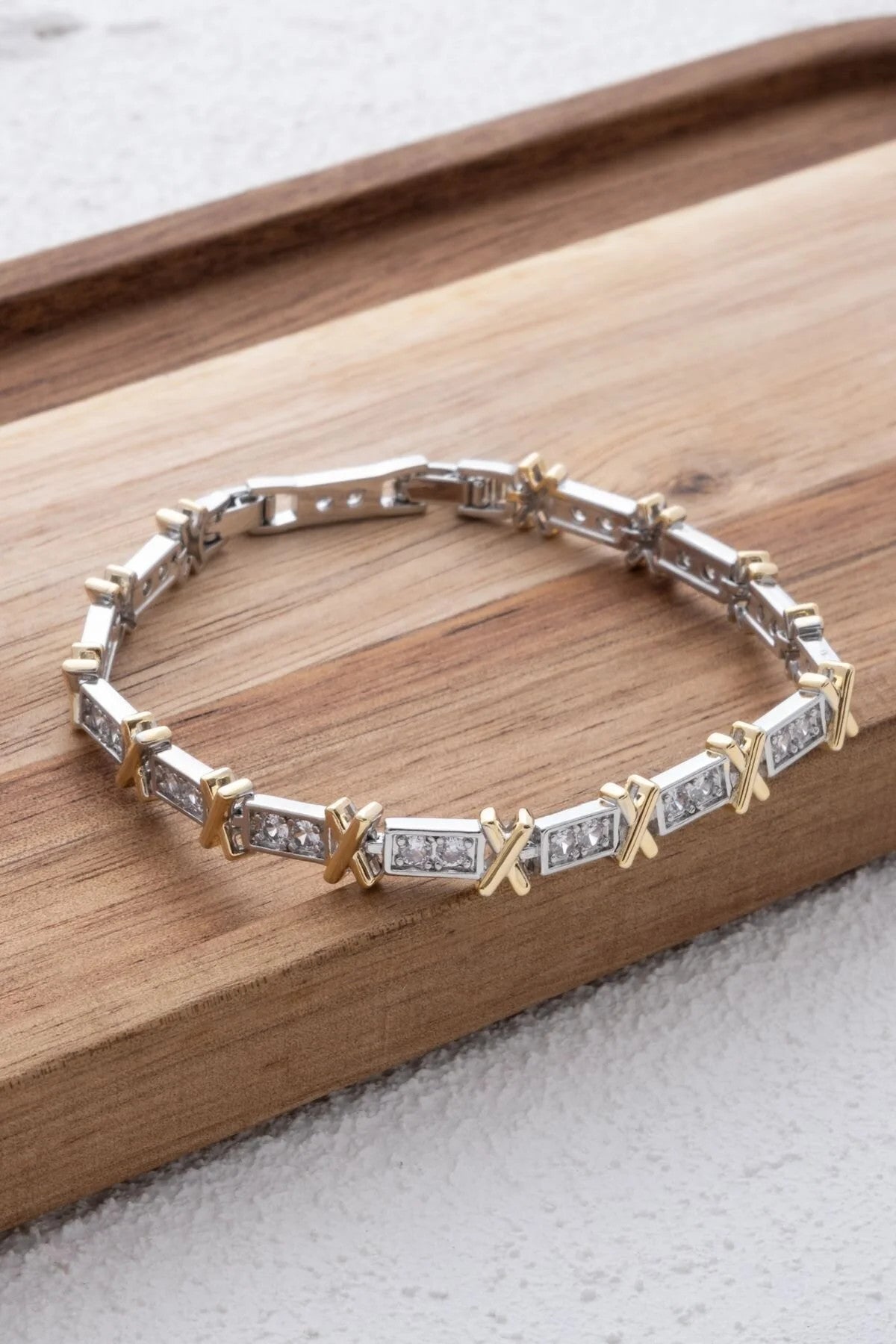 VIP X Detaylı Bileklik XOXO Rodyum Kaplama Zirkon Taşlı Çift Renkli Gümüş Altın 17+3cm