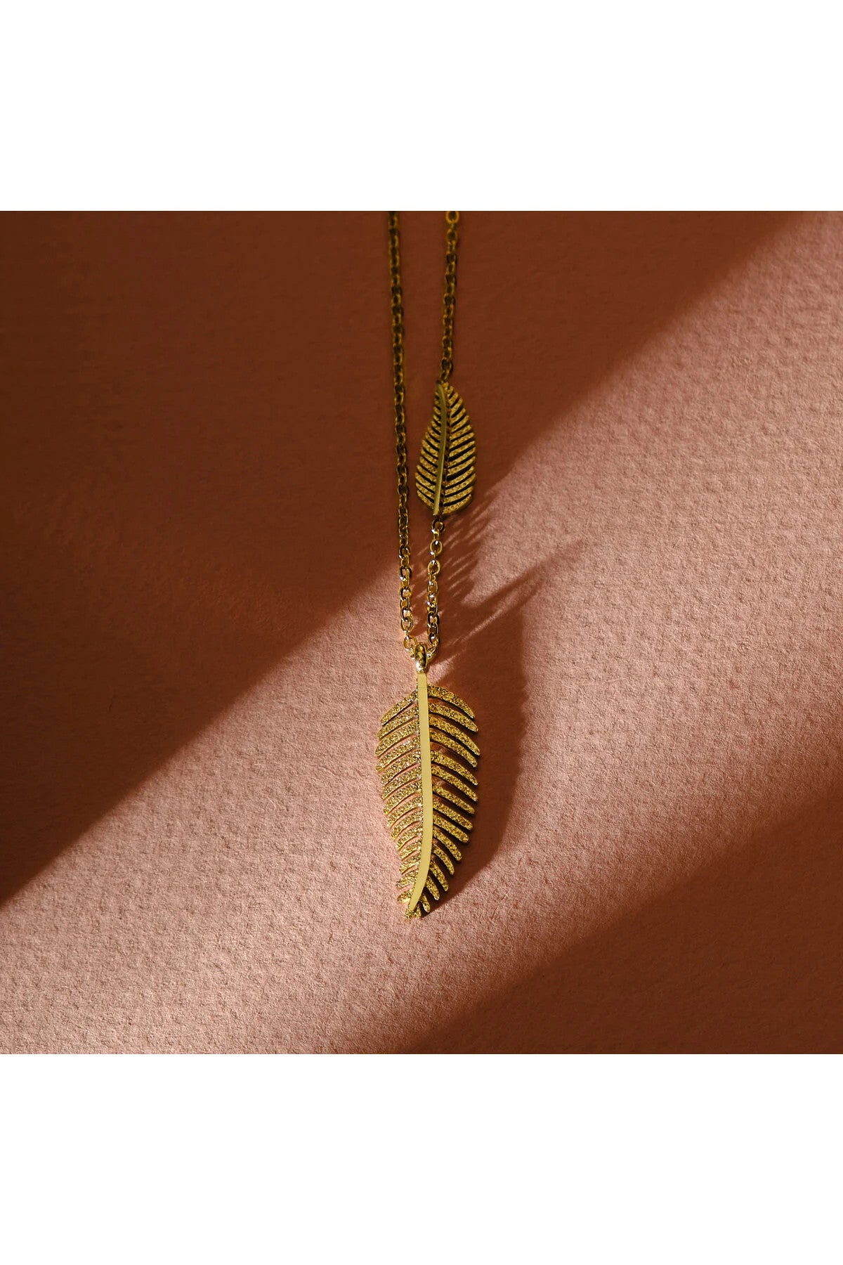 Çelik Tüy Figürlü Kolye Minimal Kuş Tüyü Kararmaz