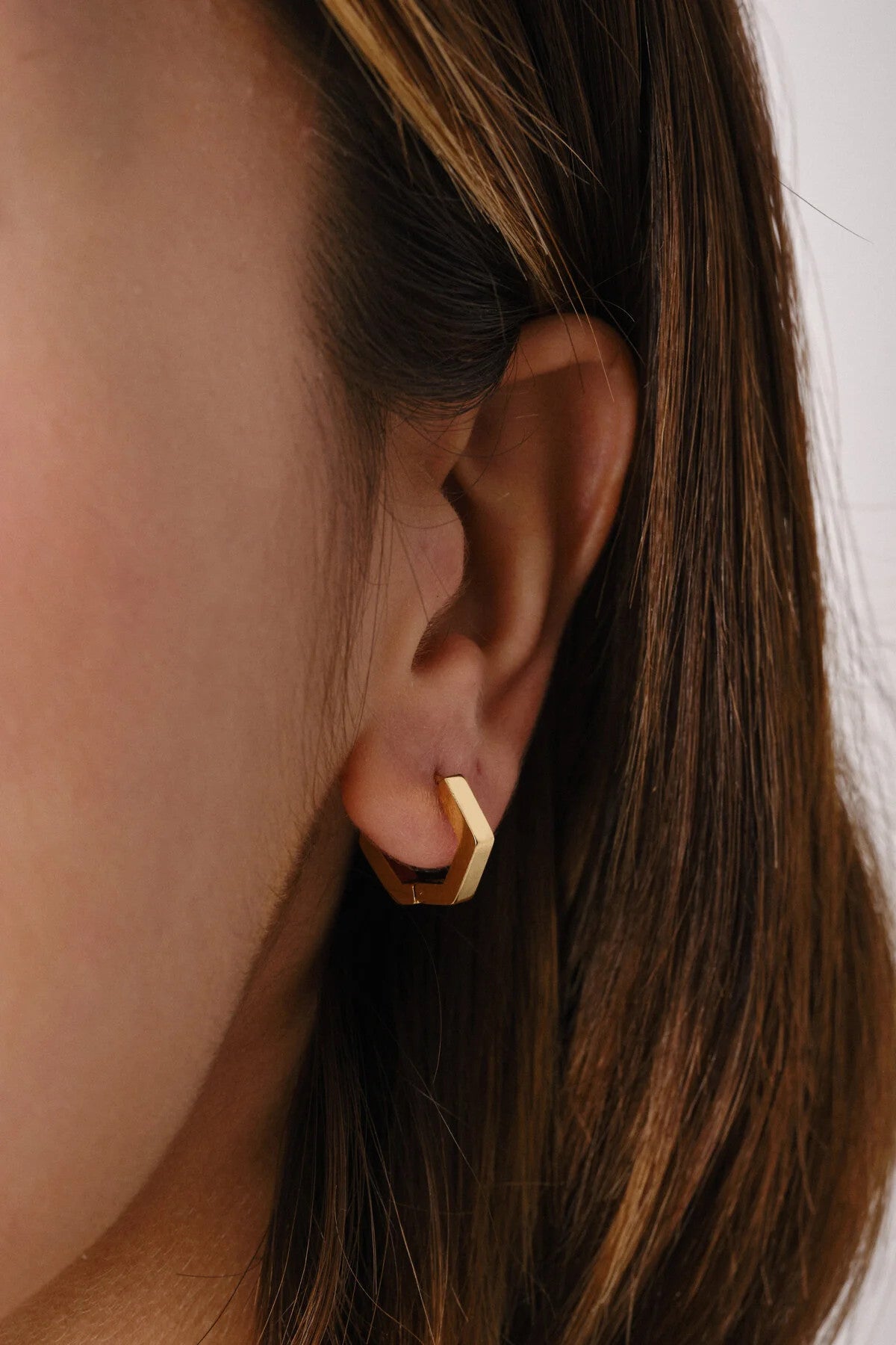 Çelik Altıgen Küpe Kararmaz 1.5cm Çap Günlük Kullanıma Uygun Plaka Küpe