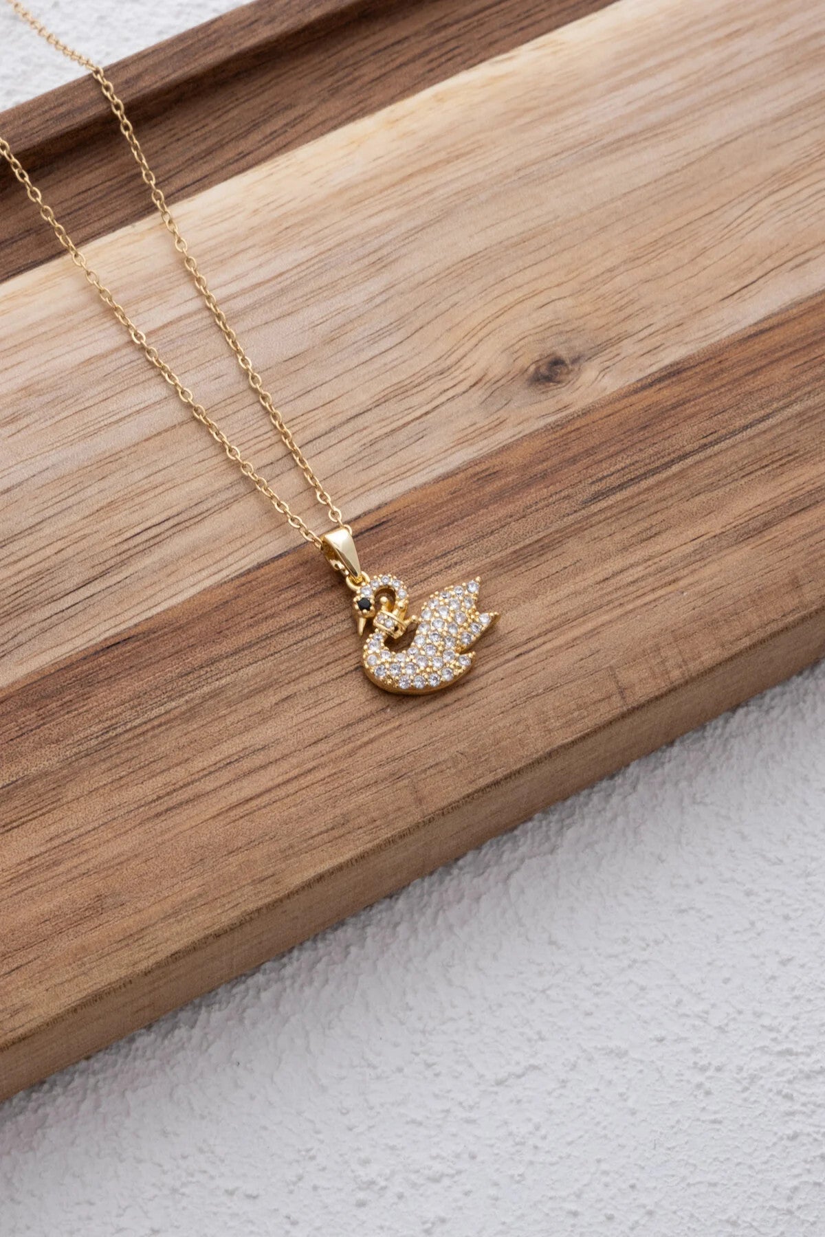 Çelik Kuğulu Kolye Beyaz Zirkon Taşlı Kararmaz