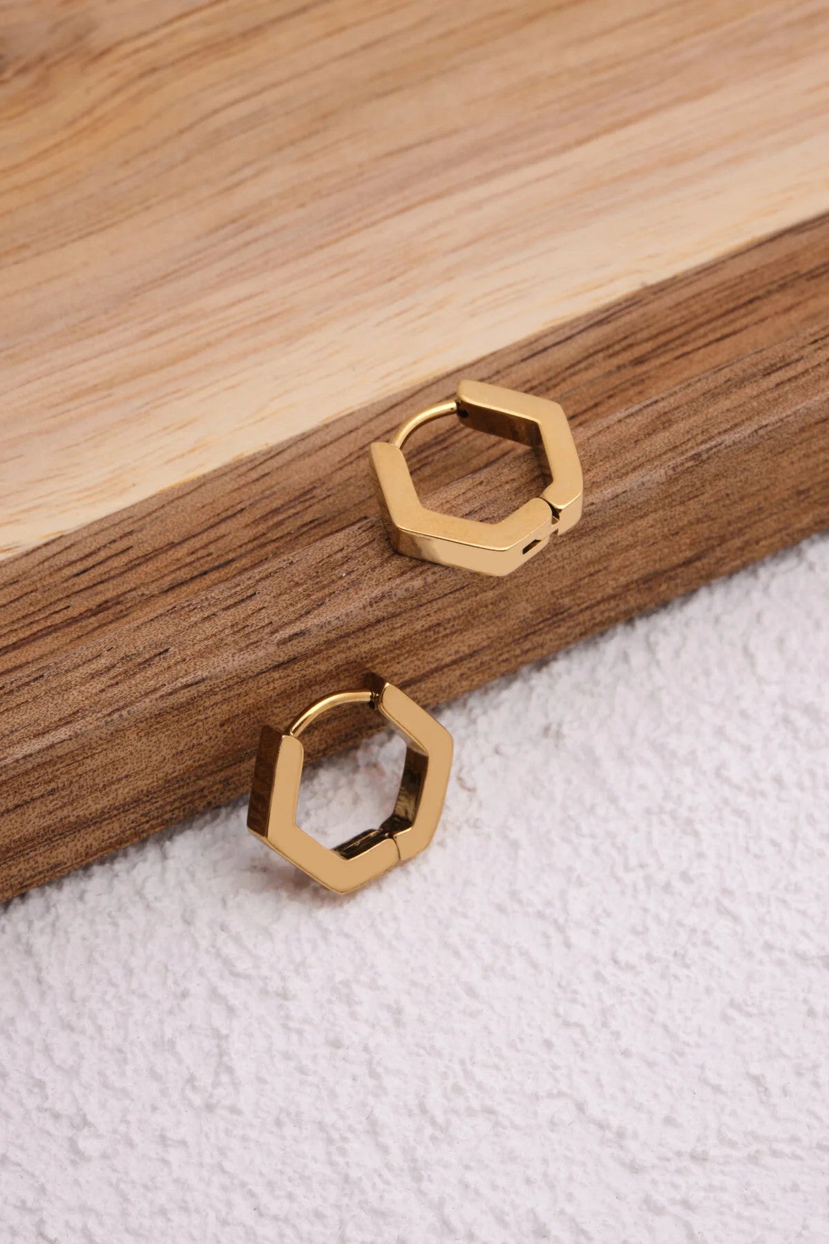 Çelik Altıgen Küpe Kararmaz 1.5cm Çap Günlük Kullanıma Uygun Plaka Küpe