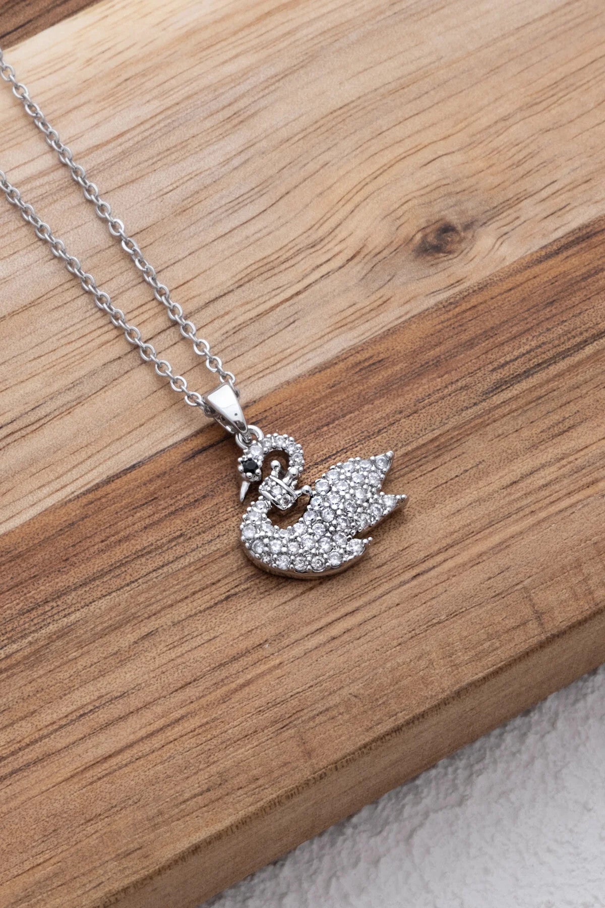 Çelik Kuğulu Kolye Beyaz Zirkon Taşlı Kararmaz