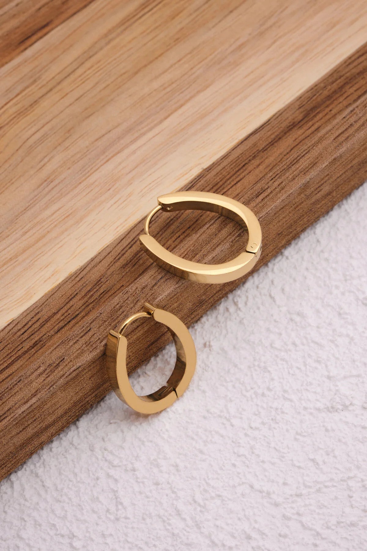 Çelik Oval Bombeli Halka Küpe Kararmaz Plaka 2.5cm Günlük Kullanıma Uygun