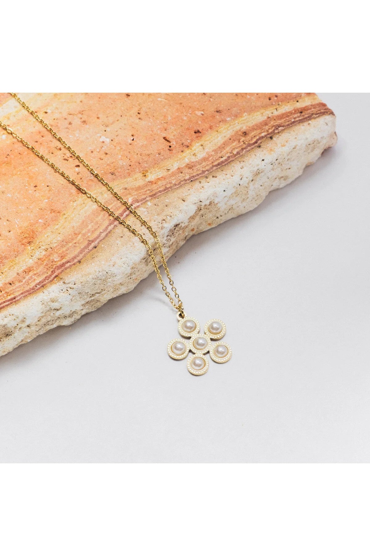 Çelik İnci Taşlı Yonca Kolye Kararmaz