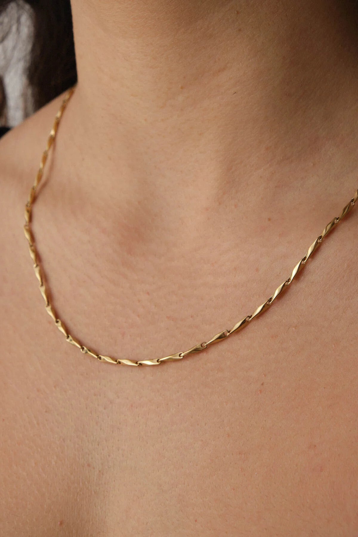 Çelik İnce Küp Üçgen Zincir Kolye Minimal 2mm Unisex Kararmaz Günlük Kullanıma Uygun