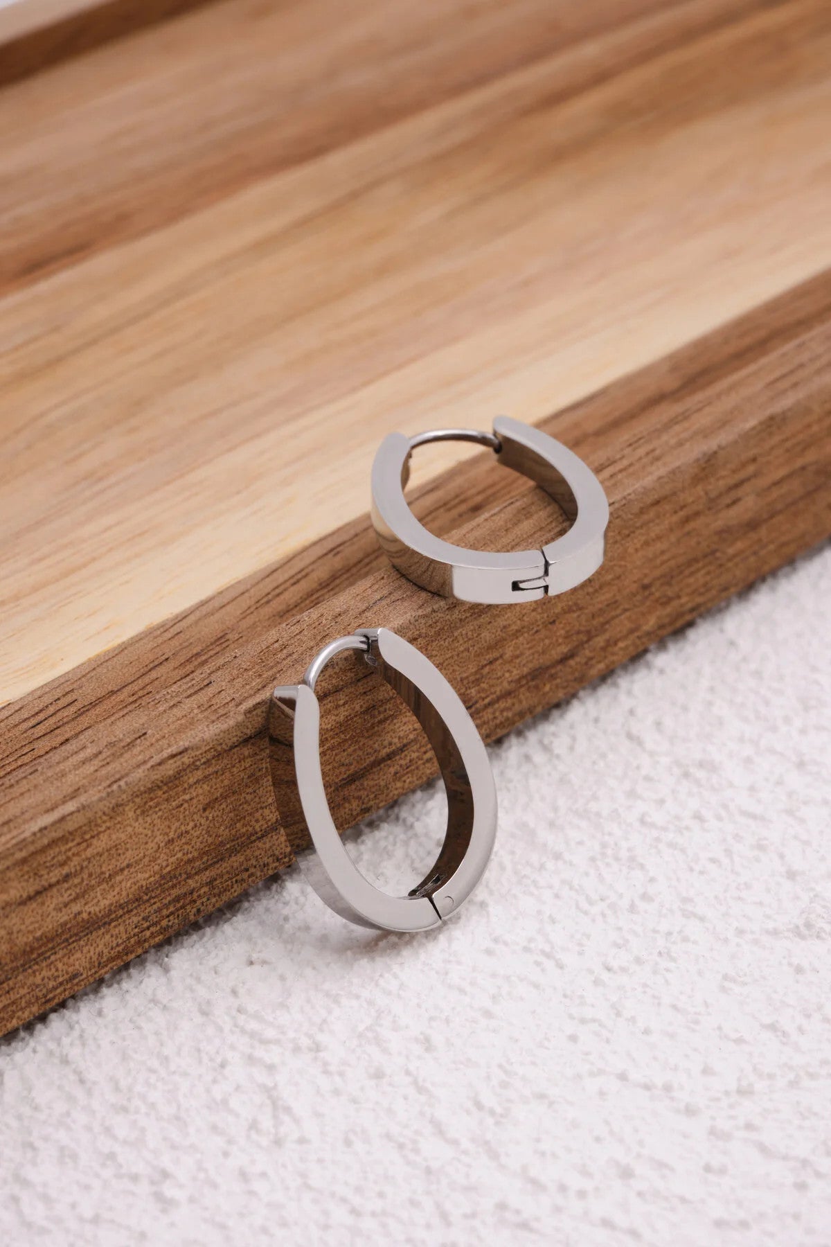 Çelik Oval Bombeli Halka Küpe Kararmaz Plaka 2.5cm Günlük Kullanıma Uygun