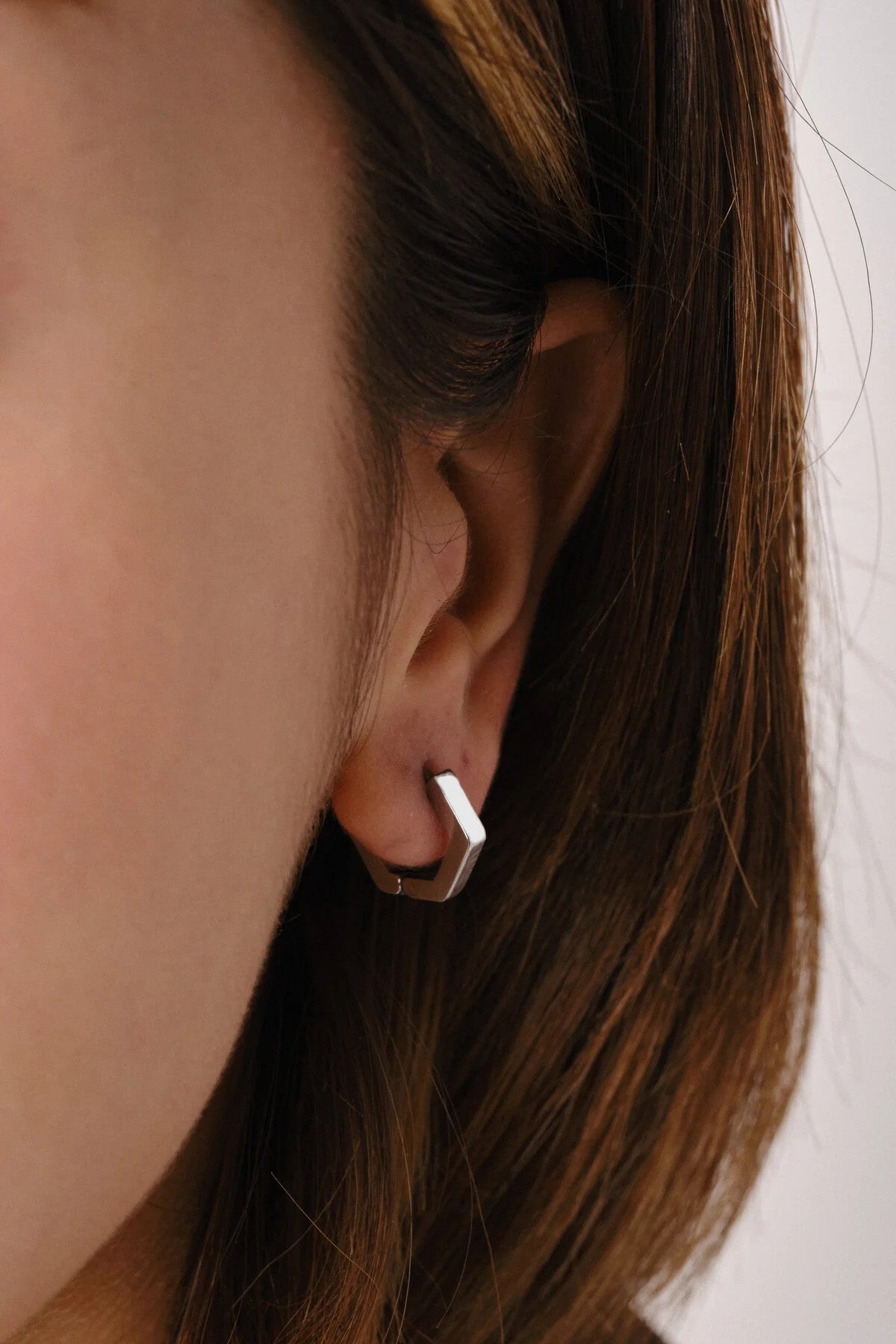 Çelik Altıgen Küpe Kararmaz 1.5cm Çap Günlük Kullanıma Uygun Plaka Küpe