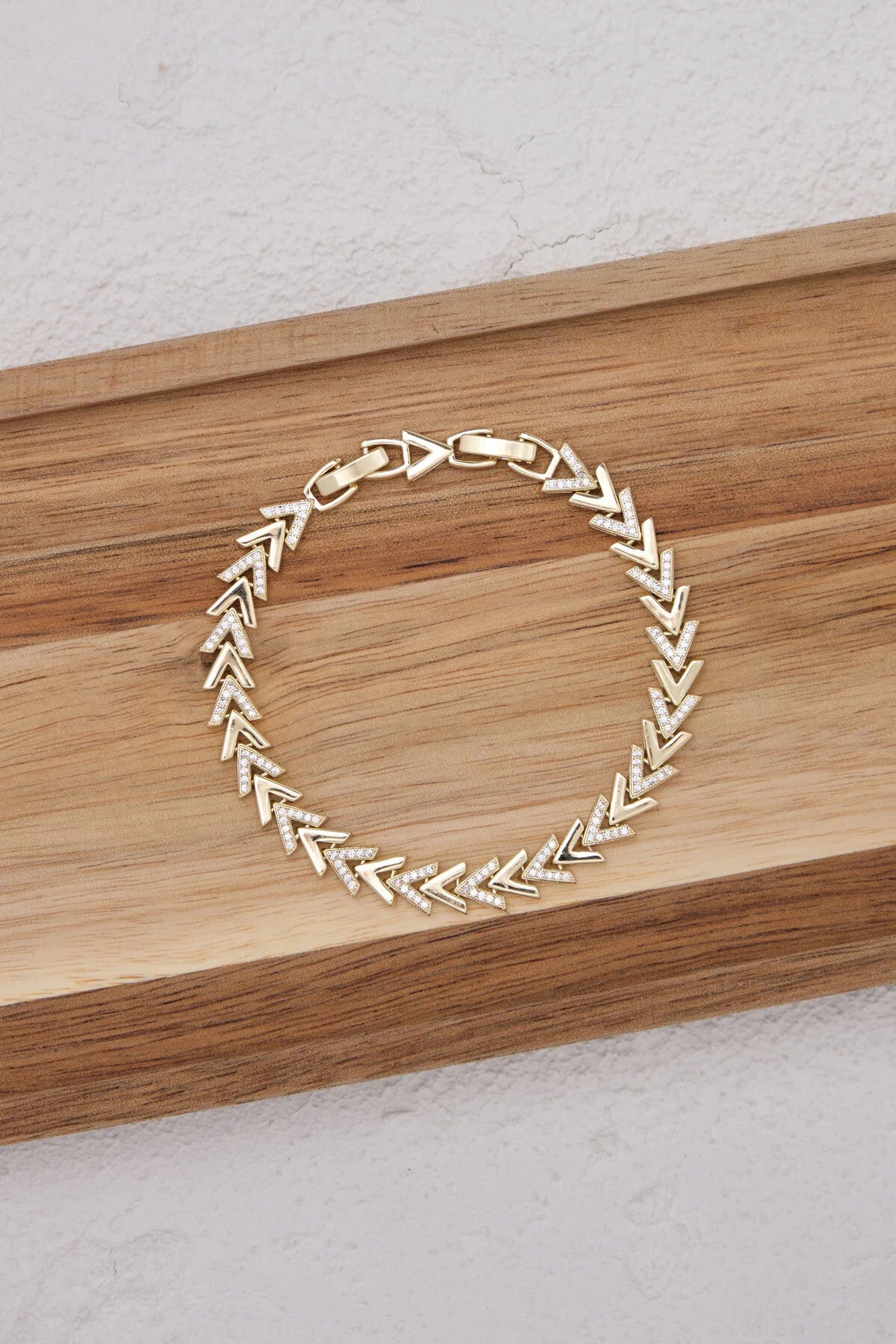 VIP Altın Kaplama Taşlı Balık Sırtı Çavuş 'V' Bileklik Kararmaz Ok Model 17+3cm 8mm